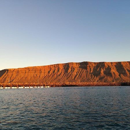 Magnifico Barco En La Graciosa Otel Caleta de Sebo Dış mekan fotoğraf