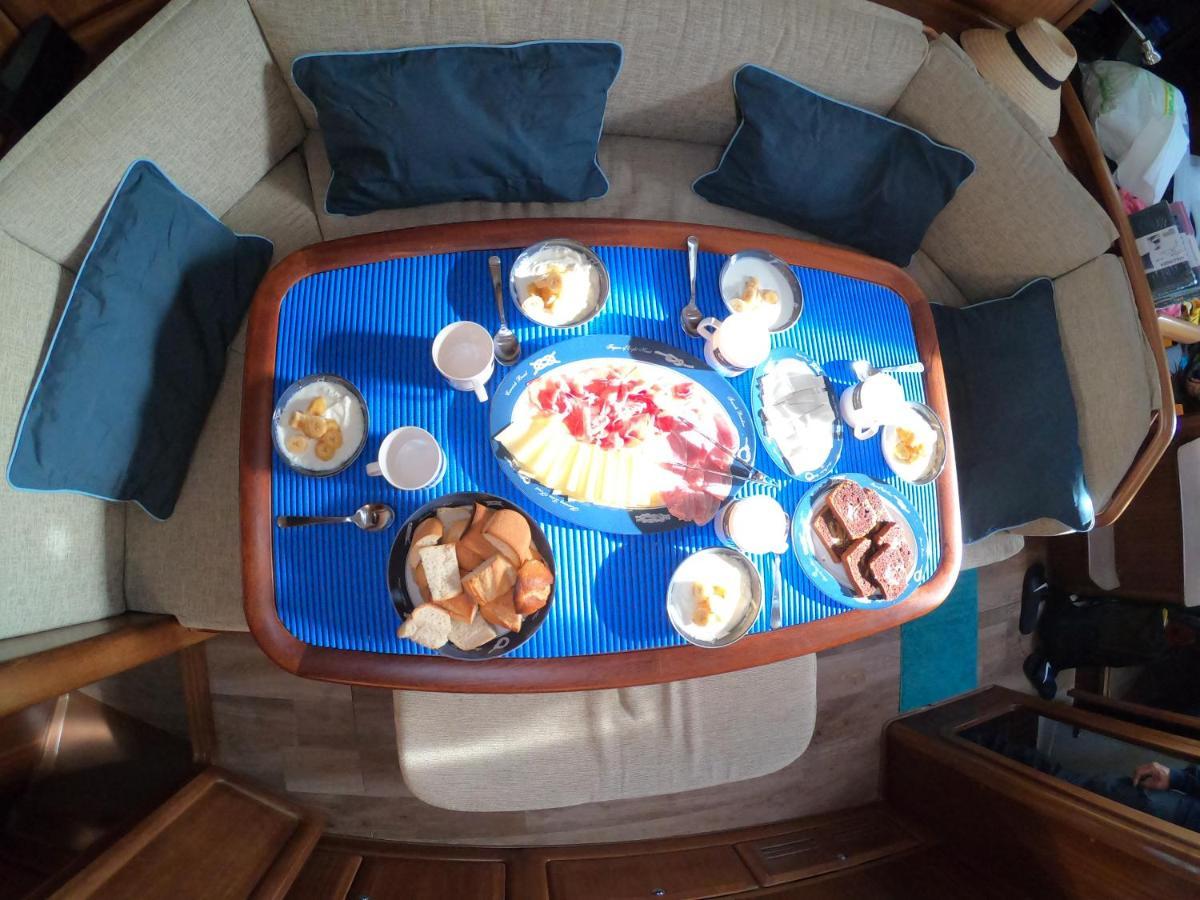 Magnifico Barco En La Graciosa Otel Caleta de Sebo Dış mekan fotoğraf