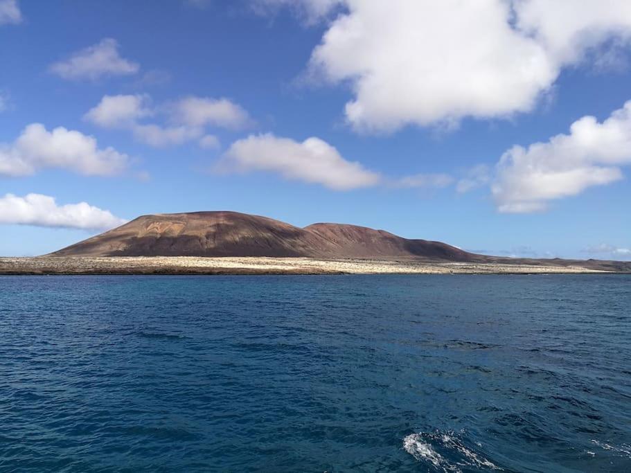 Magnifico Barco En La Graciosa Otel Caleta de Sebo Dış mekan fotoğraf