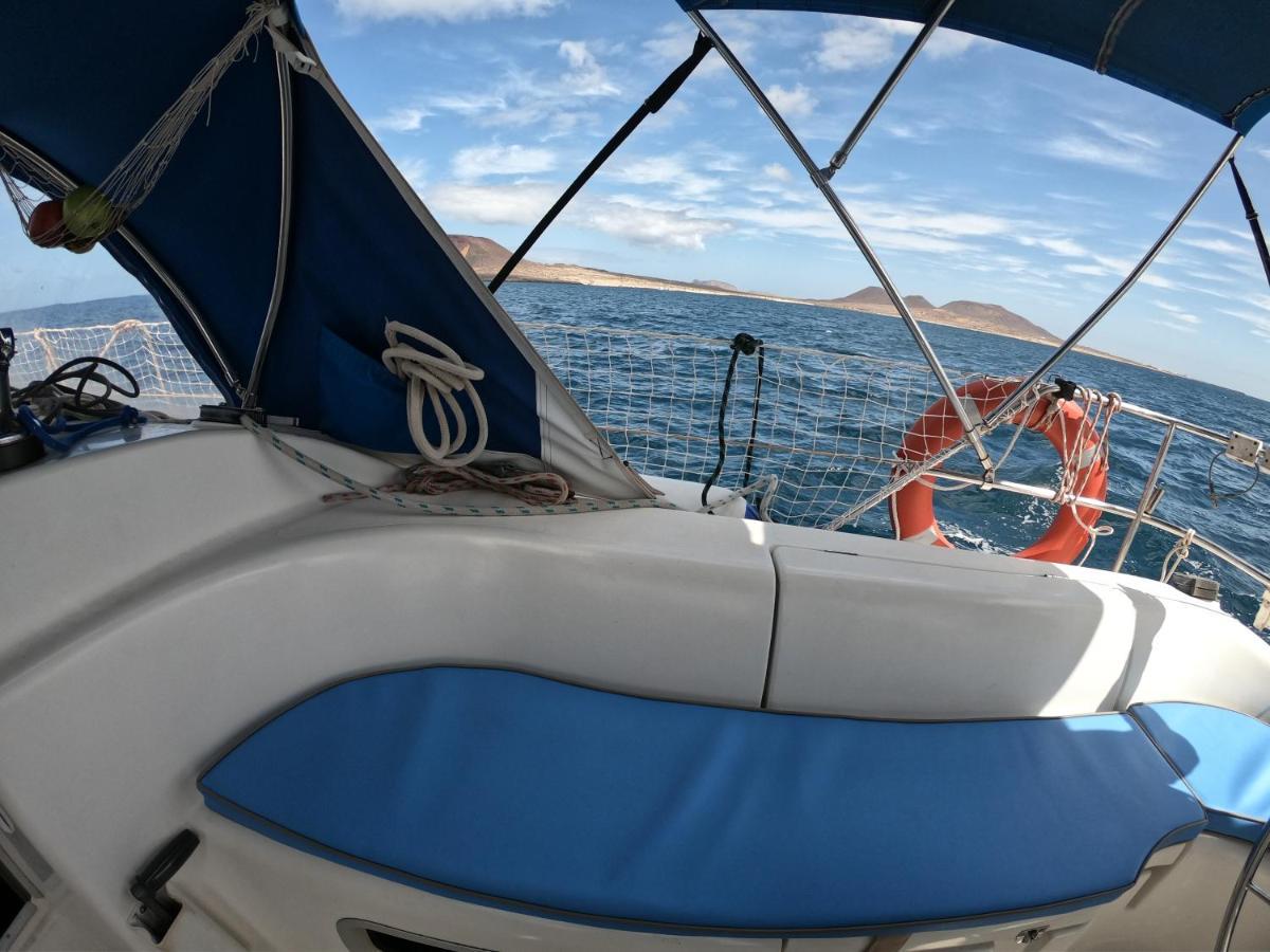 Magnifico Barco En La Graciosa Otel Caleta de Sebo Dış mekan fotoğraf