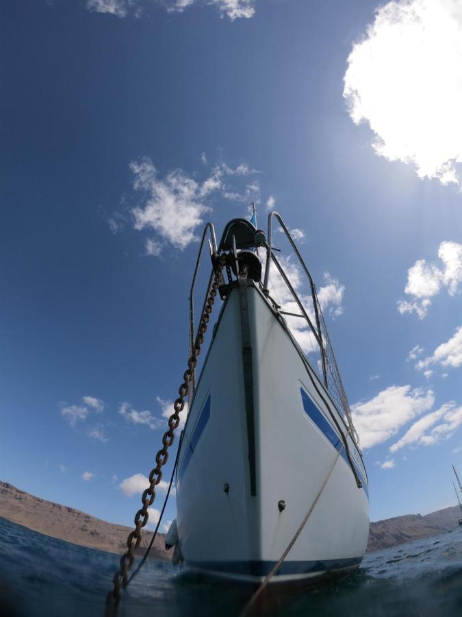 Magnifico Barco En La Graciosa Otel Caleta de Sebo Dış mekan fotoğraf