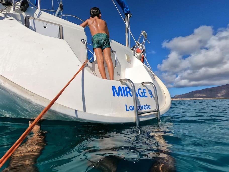 Magnifico Barco En La Graciosa Otel Caleta de Sebo Dış mekan fotoğraf