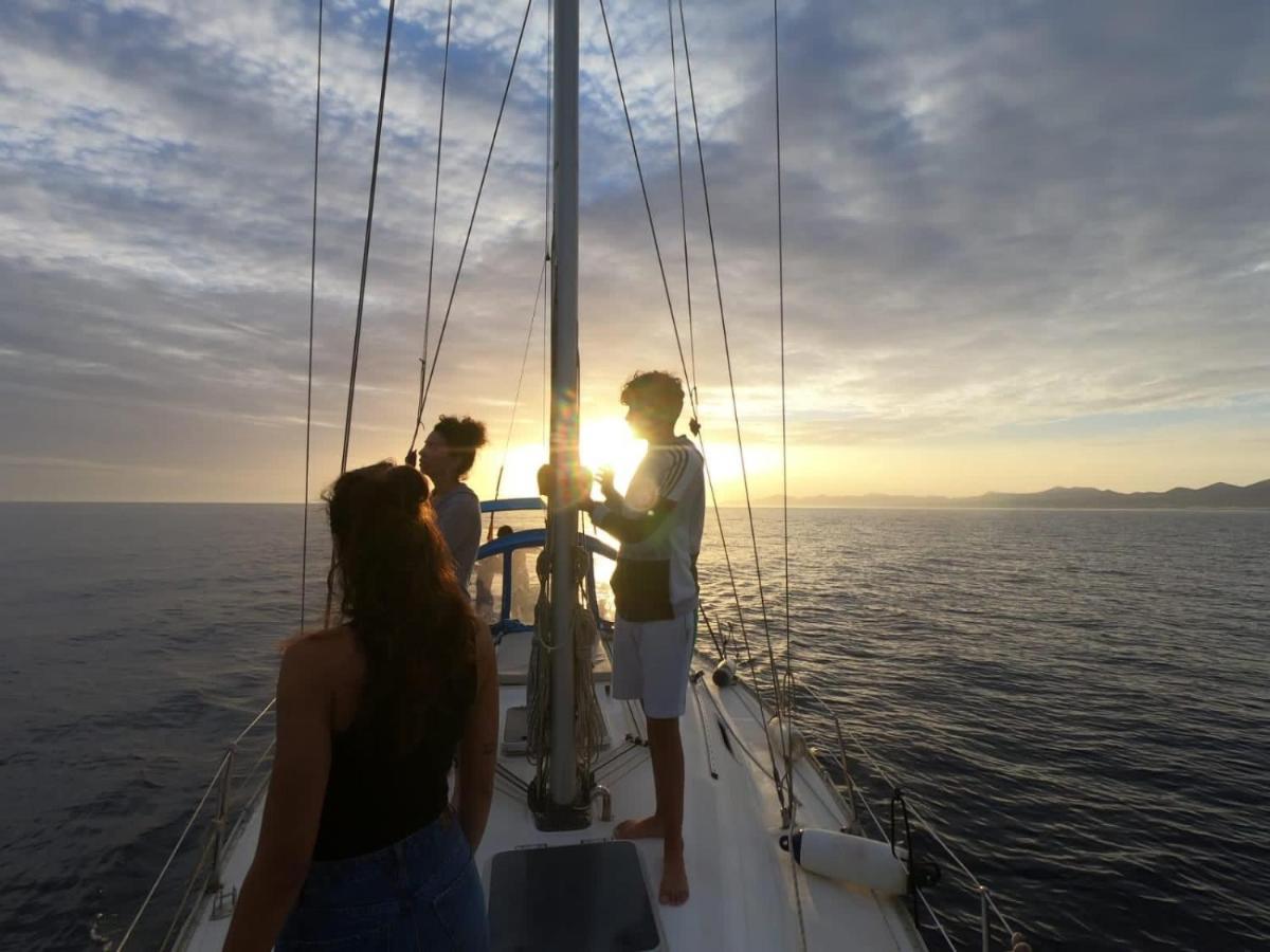 Magnifico Barco En La Graciosa Otel Caleta de Sebo Dış mekan fotoğraf