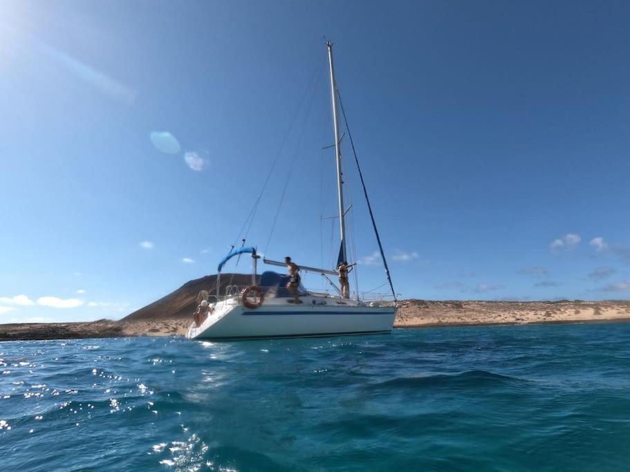 Magnifico Barco En La Graciosa Otel Caleta de Sebo Dış mekan fotoğraf