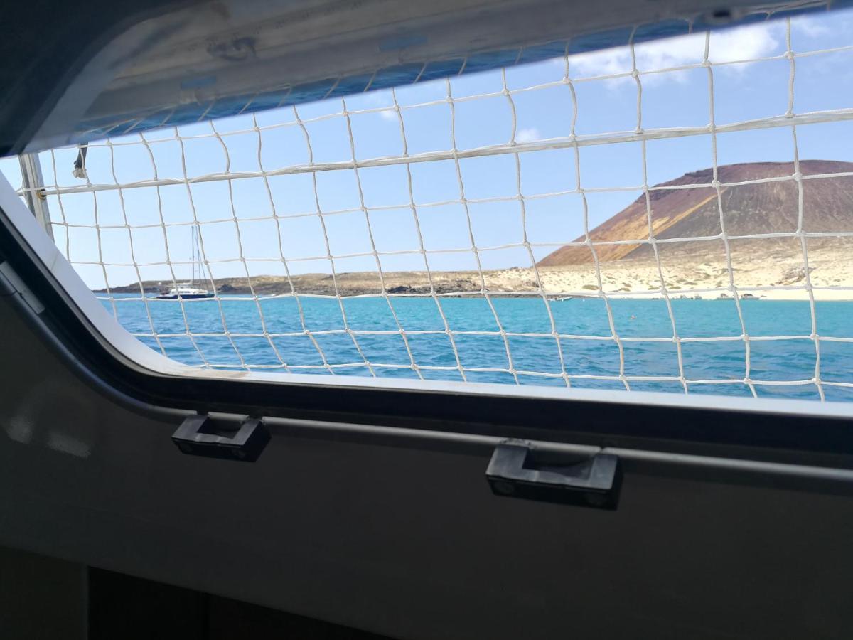 Magnifico Barco En La Graciosa Otel Caleta de Sebo Dış mekan fotoğraf