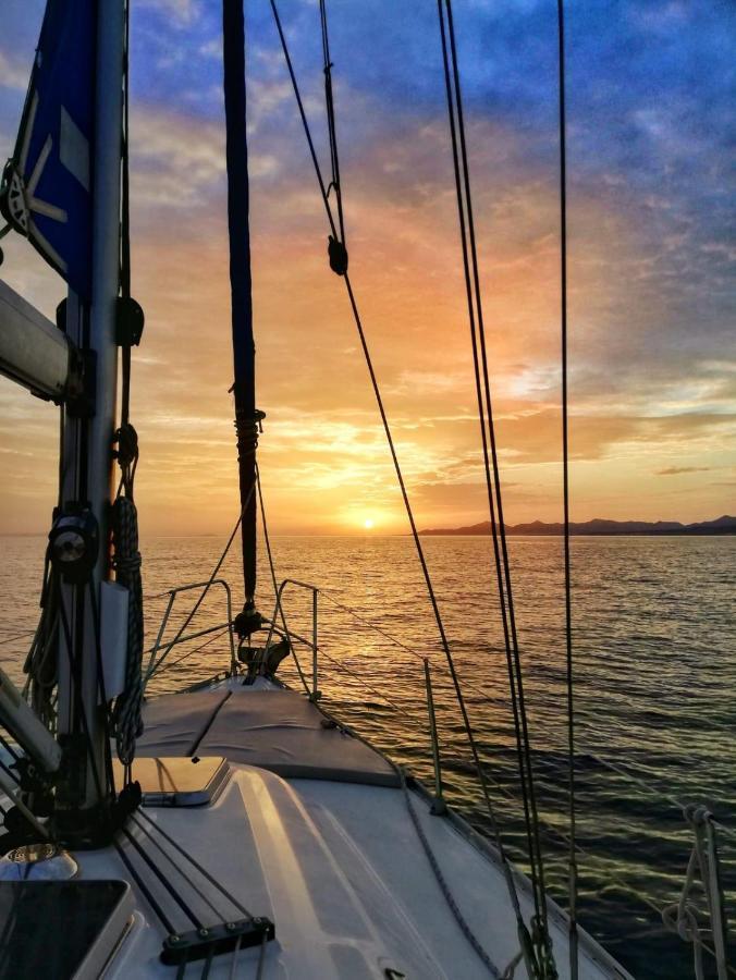 Magnifico Barco En La Graciosa Otel Caleta de Sebo Dış mekan fotoğraf