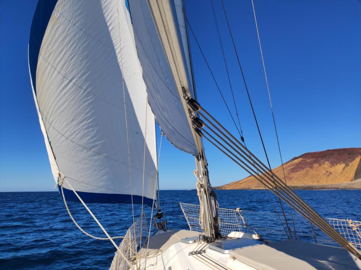 Magnifico Barco En La Graciosa Otel Caleta de Sebo Dış mekan fotoğraf