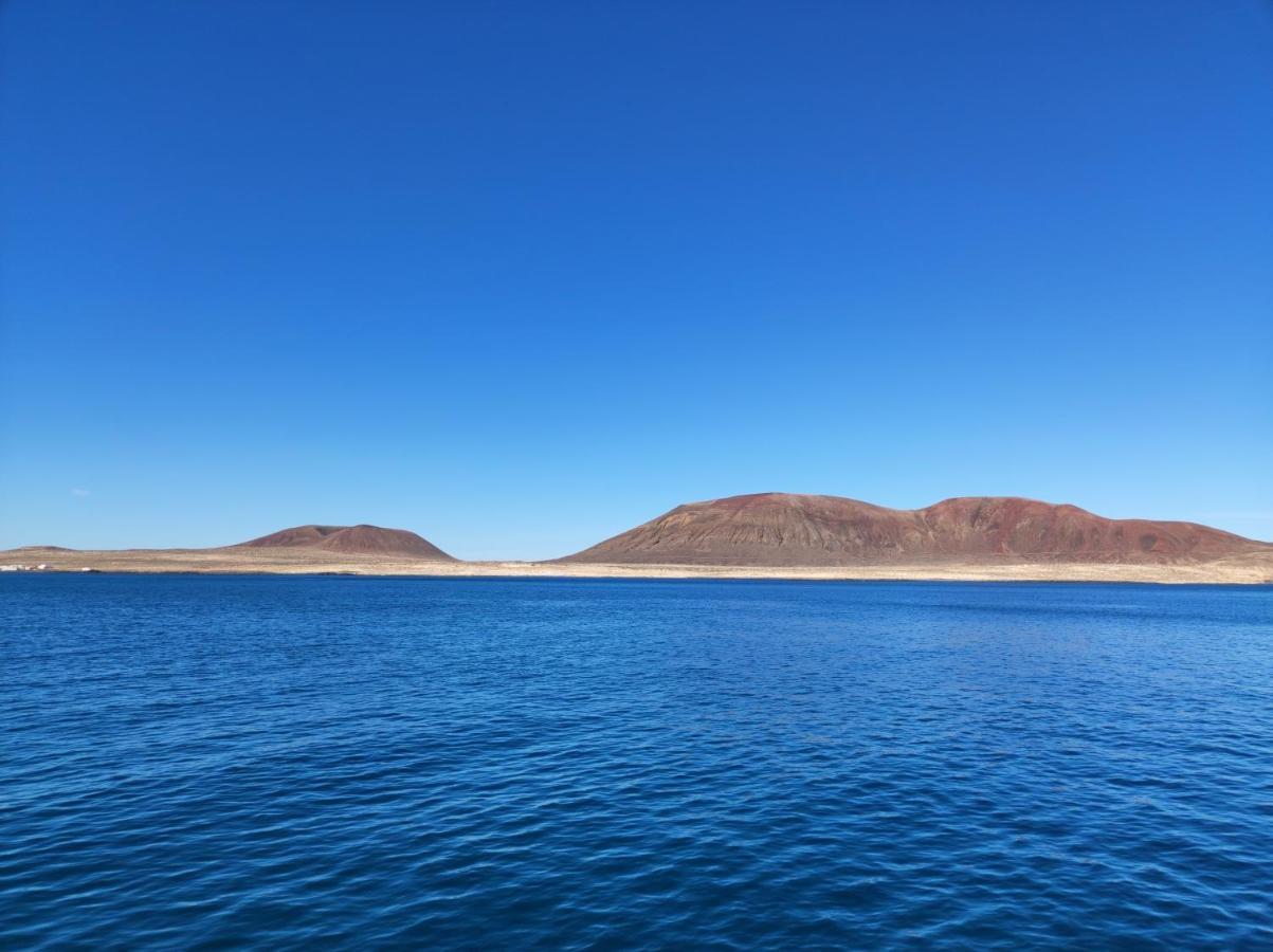 Magnifico Barco En La Graciosa Otel Caleta de Sebo Dış mekan fotoğraf