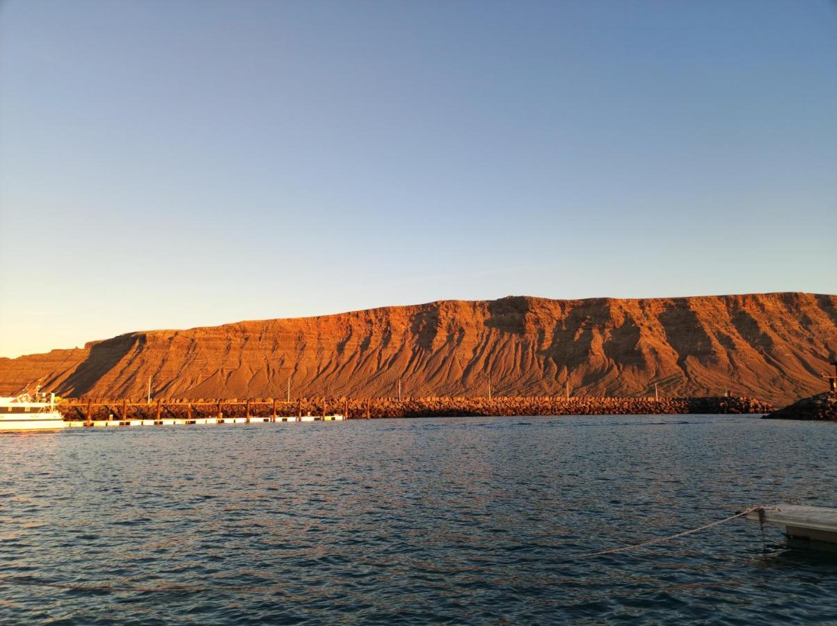 Magnifico Barco En La Graciosa Otel Caleta de Sebo Dış mekan fotoğraf