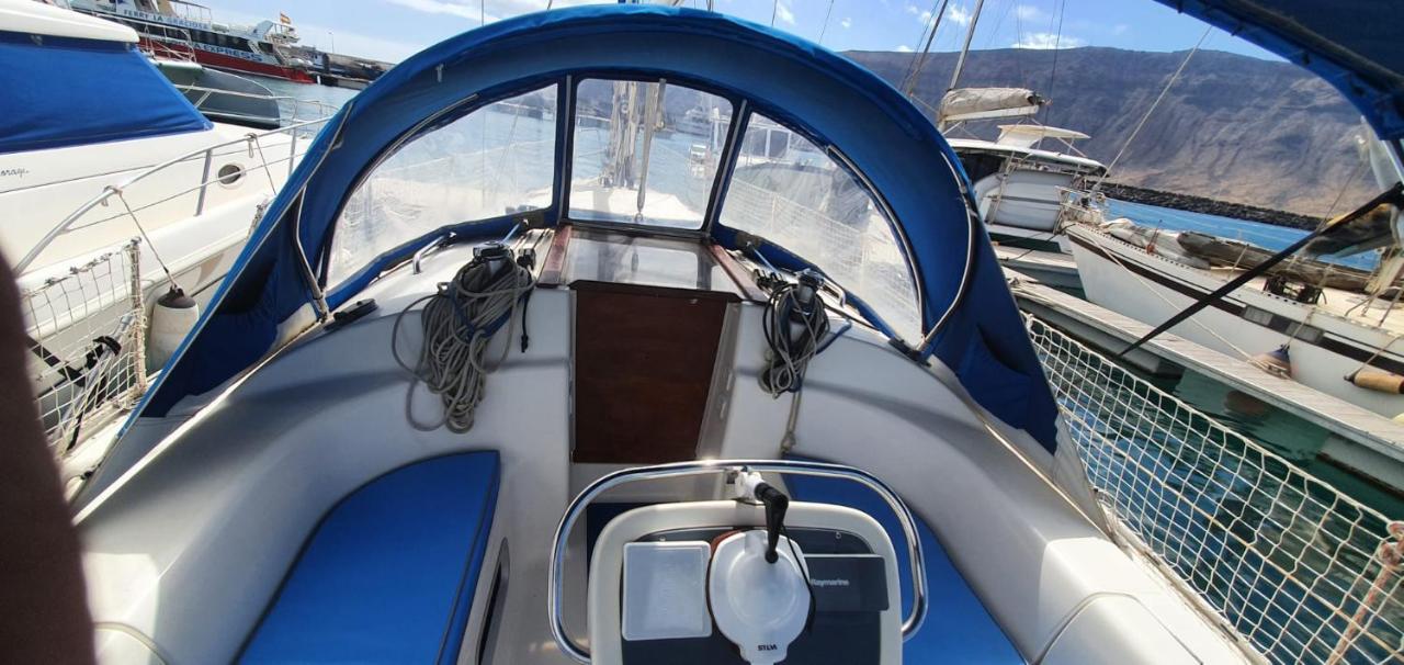 Magnifico Barco En La Graciosa Otel Caleta de Sebo Dış mekan fotoğraf